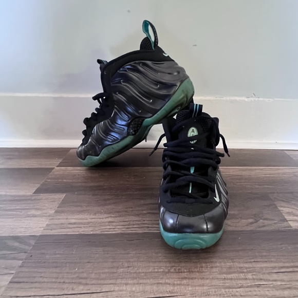 Nike Other - Nike Foamposite Dark Obsidian Sneakers- Metallic Navy Blue & Aqua Blue